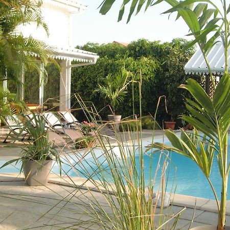 Villa Ambralini Сен-Пиер Екстериор снимка