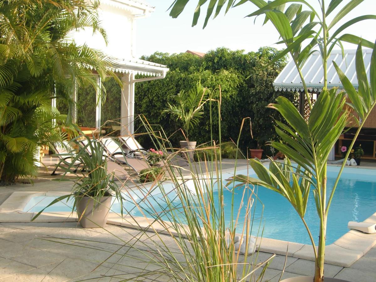 Villa Ambralini Сен-Пиер Екстериор снимка